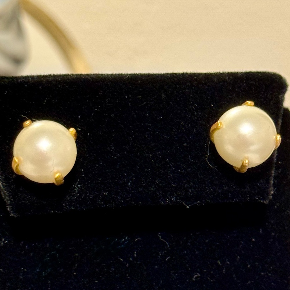 Large Pearls in Gold Claw Setting Women’s  Earrings
